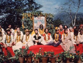 MAHARISHI MAHESH. EL GURÚ DE LOS BEATLES. 5
