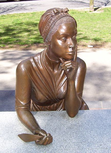 Homo insolitus 33: La primera poetisa negra 3 Phillis Wheatley statue.13180617 std